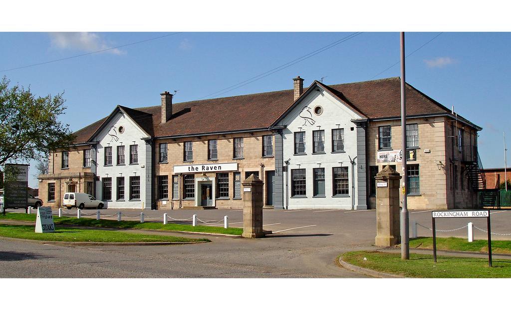 The Raven Hotel Corby Eksteriør bilde